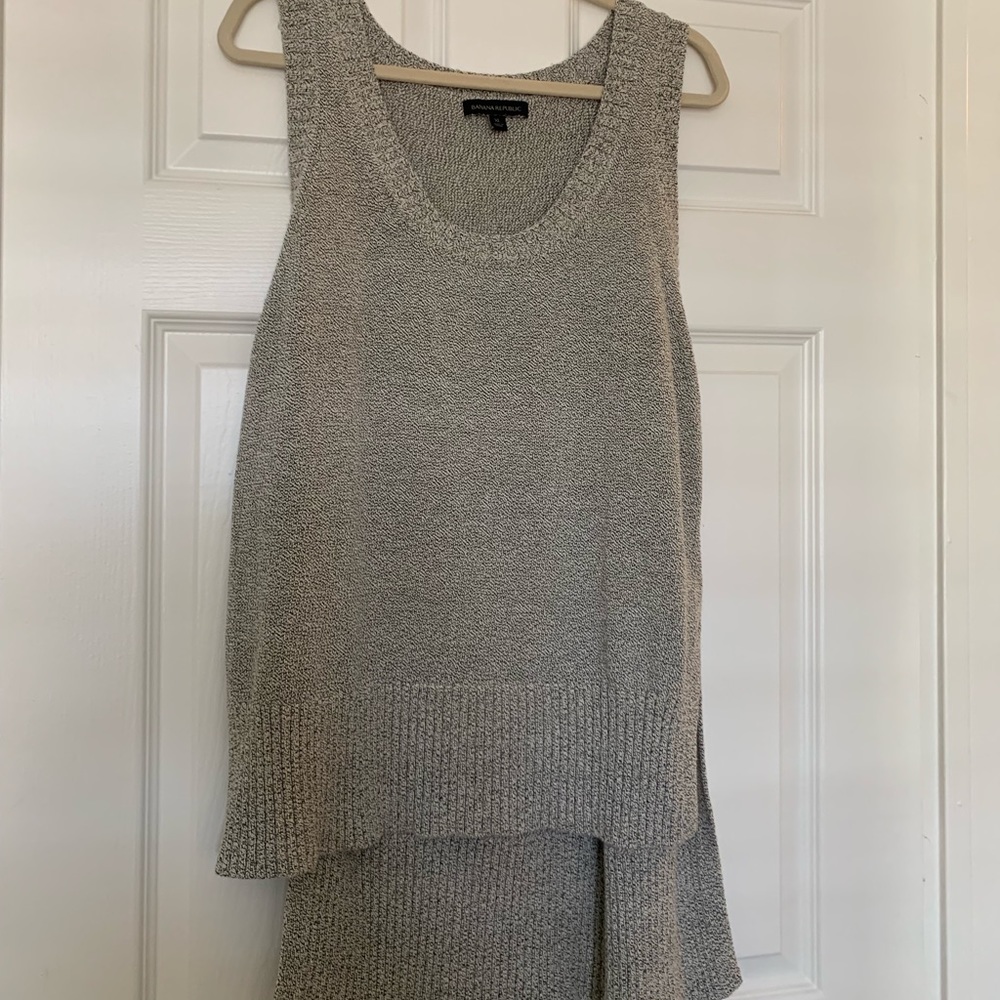 Banana Republic black and cream woven sweater